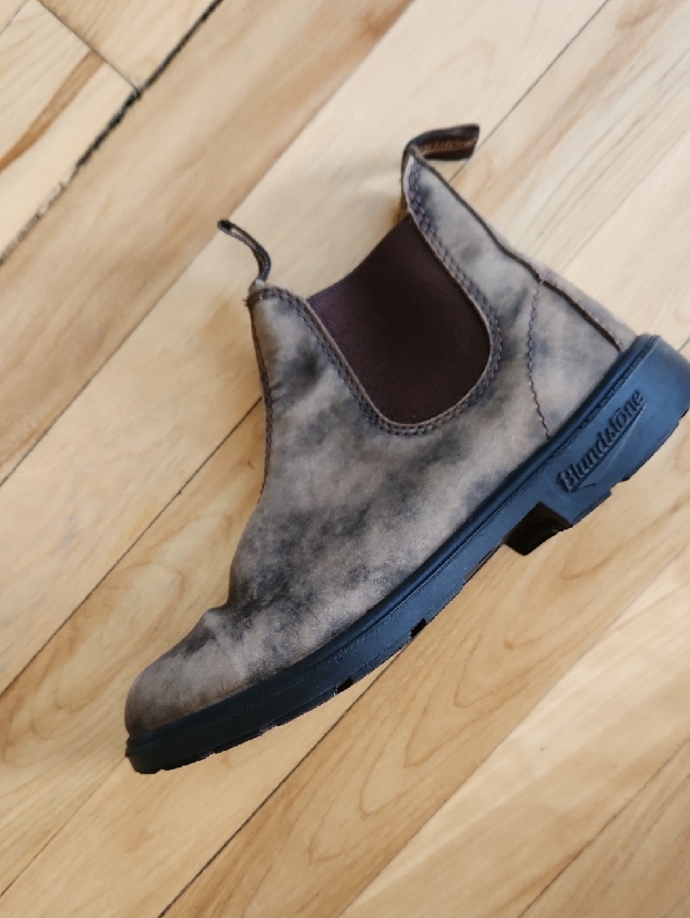 Blundstone Brown Distressed Leather Chelsea Ankle Boots - Picture 4 of 15